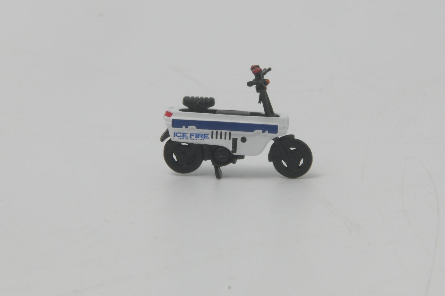 Honda City Turbo II with Motocompo special version (Scene by Ice Fire) (此價格包含運費)